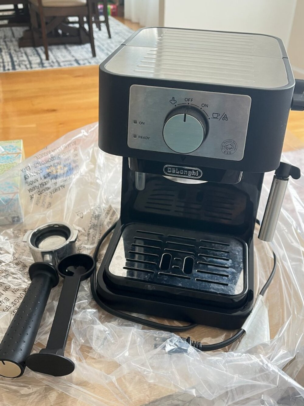 DeLonghi Stilosa Compact Manual Espresso Cappuccino Coffee Machine Black Silver